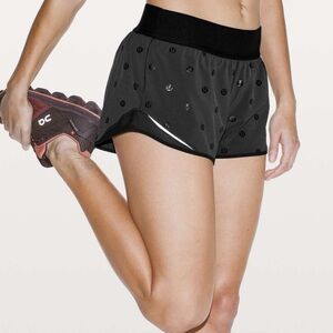 Lululemon Hotty Hot Short *Special Edition 2.5"
Black